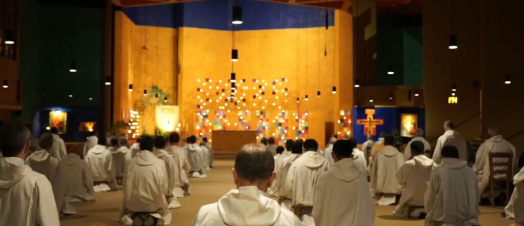 Gottesdienst in Taizé mit den Brüdern